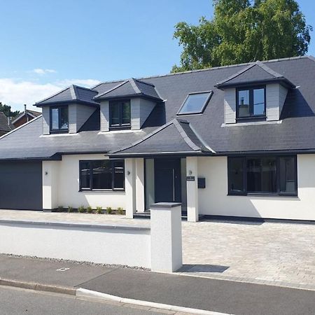 Large Modern Self Contained Apartment In Lymington Buitenkant foto